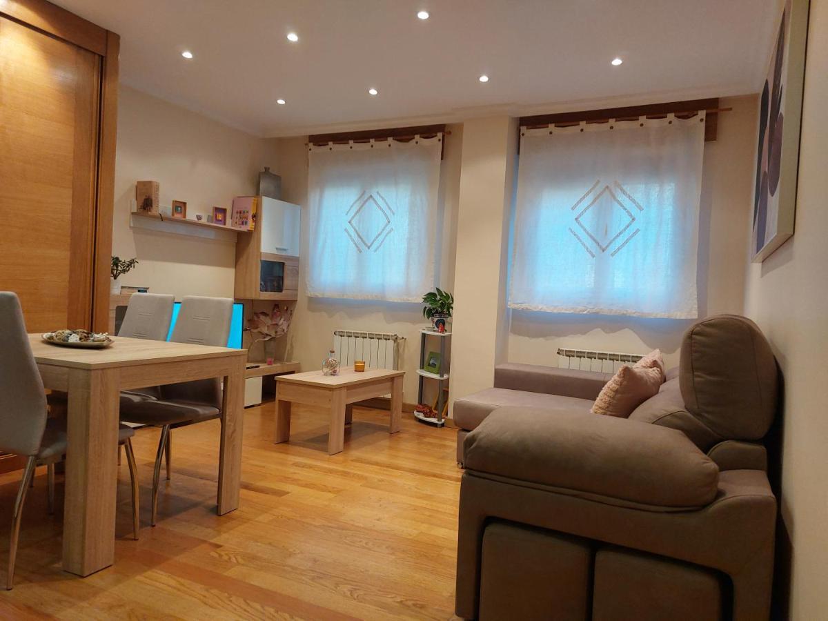 סנטיאגו דה קומפוסטלה Apartamento Vieiro Con Plaza Garaje Gratis מראה חיצוני תמונה