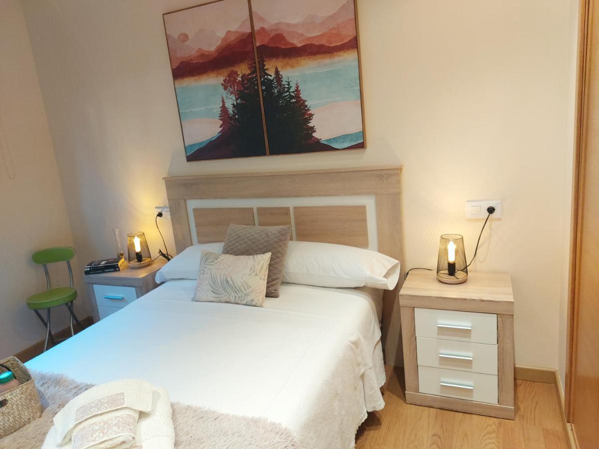 סנטיאגו דה קומפוסטלה Apartamento Vieiro Con Plaza Garaje Gratis מראה חיצוני תמונה